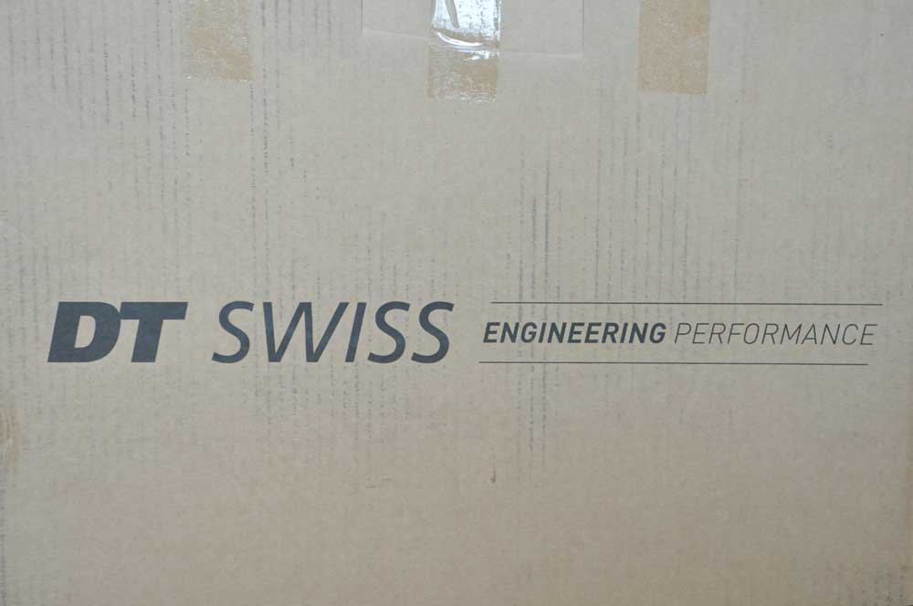 DT SWISS 자전거 휠과 빅토리아 코르사 타이어 바이크인 해외직구