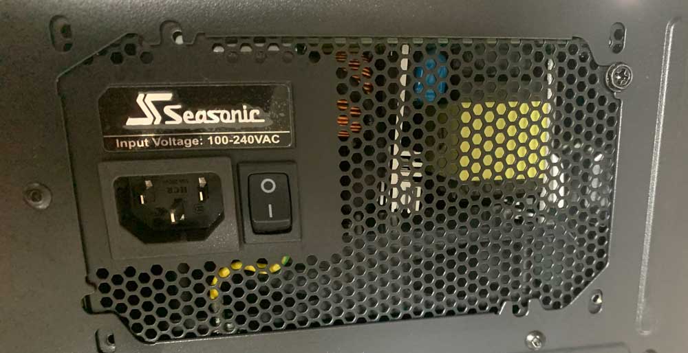 시소닉 포커스 골드 GM-750 케이스 설치 모습