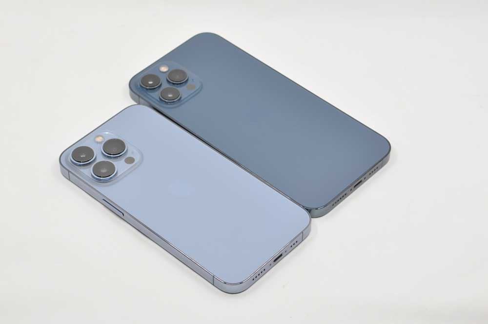 아이폰13프로 시에라블루와 12프로맥스 퍼시픽블루 색상 비교