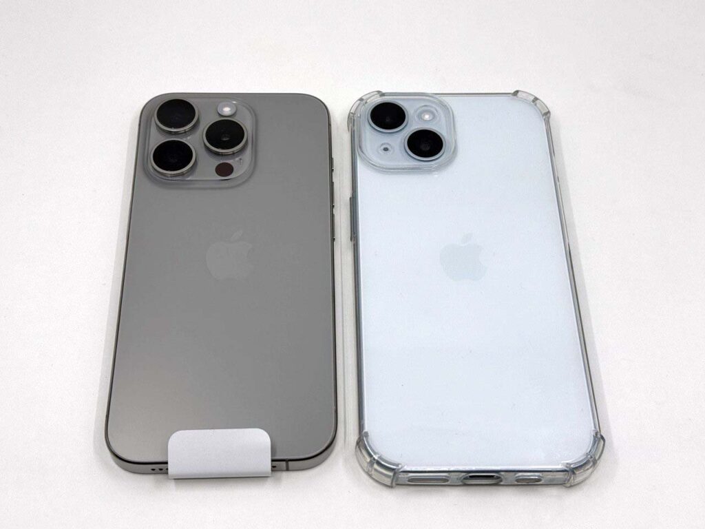 아이폰15프로 자급제 내츄럴티타늄와 아이폰15블루 색상 비교