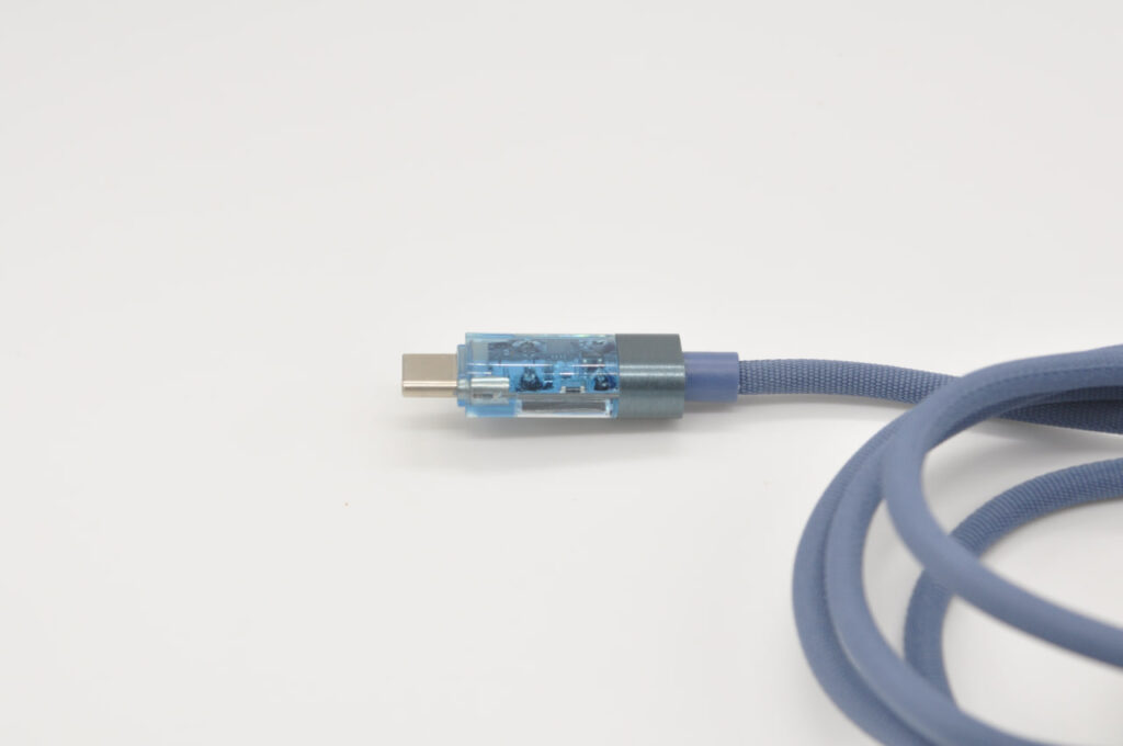Toocki 아이폰 및 삼성 USB C타입 초고속 충전케이블 투명 모습