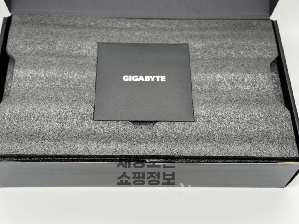 알리익스프레스에서 주문한 기가바이트 4070 SUPER 개봉기